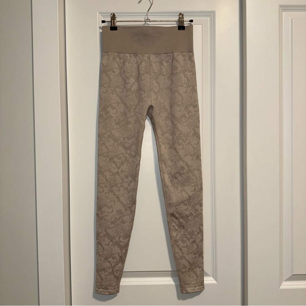 H&M SPORT Neutral Snakeskin Print Leggings Gym Running Size S